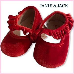 JANIE & JACK Red Velvet Ruffled Shoes 18-24 Month (2T perhaps) Holiday perfect!